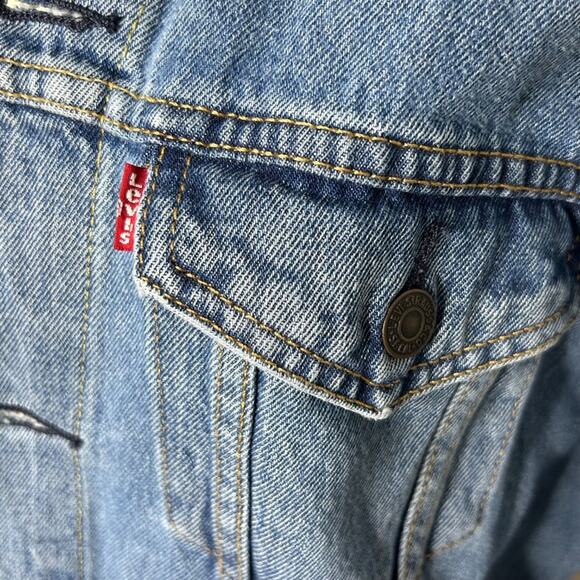 Levi’s Denim Trucker Jean Jacket Light Wash Button Up Cotton Classic Sz Large - Picture 6 of 12